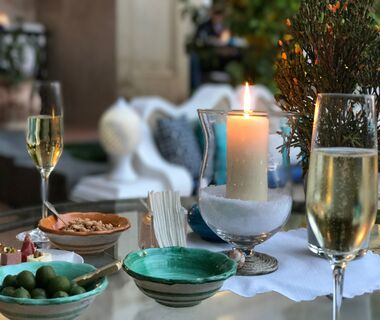 mel-turner-410397-unsplash Champagne flutes fine dining